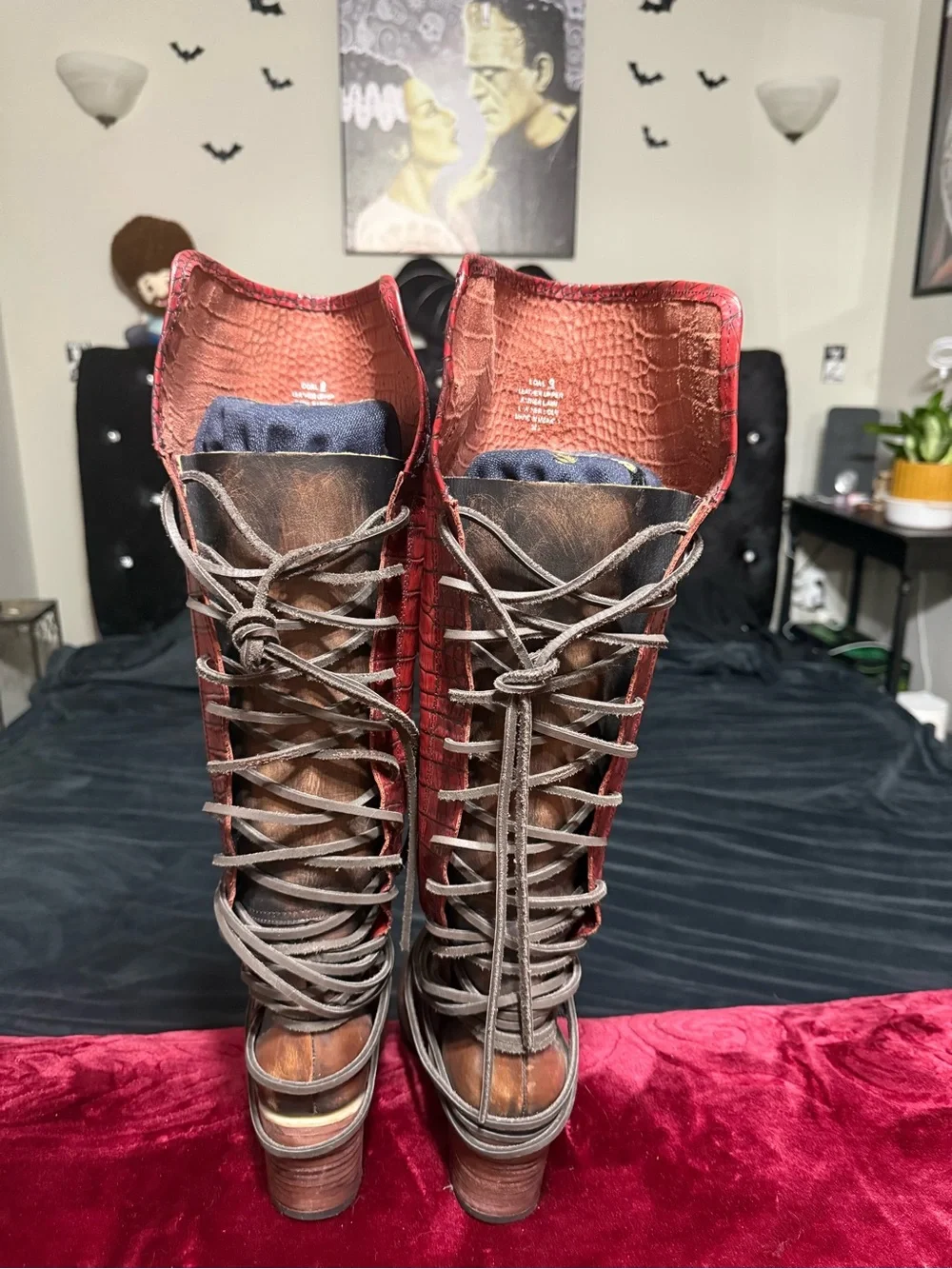 FREEBIRD Coal in red croc
